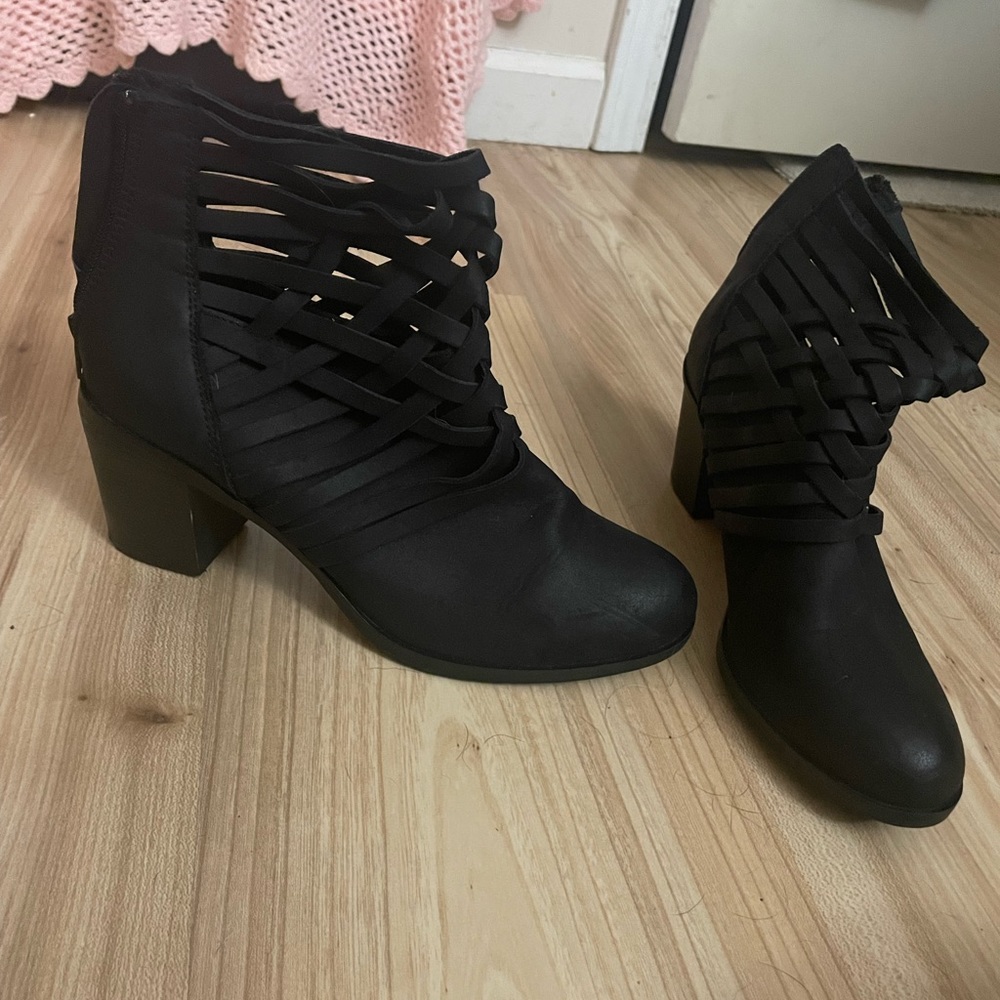 Black Arizona Jeans boots with memory foam.